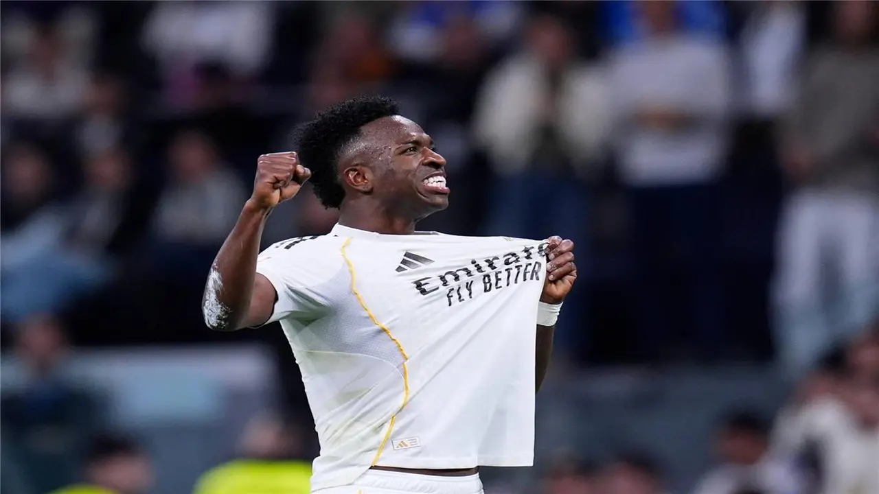 فينيسيوس يكشف سر قدوته في البرازيل ويحسم مصير مستقبله مع ريال مدريد